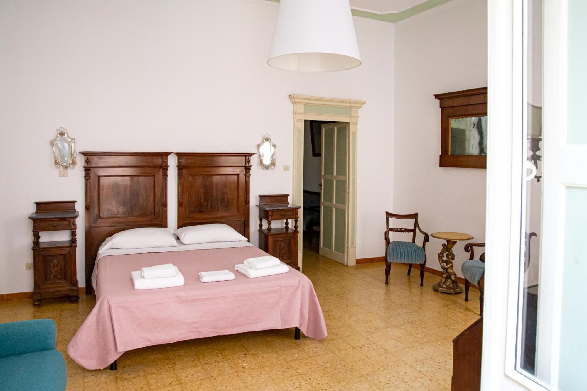 Honore De Balzac Alghero Esterno foto