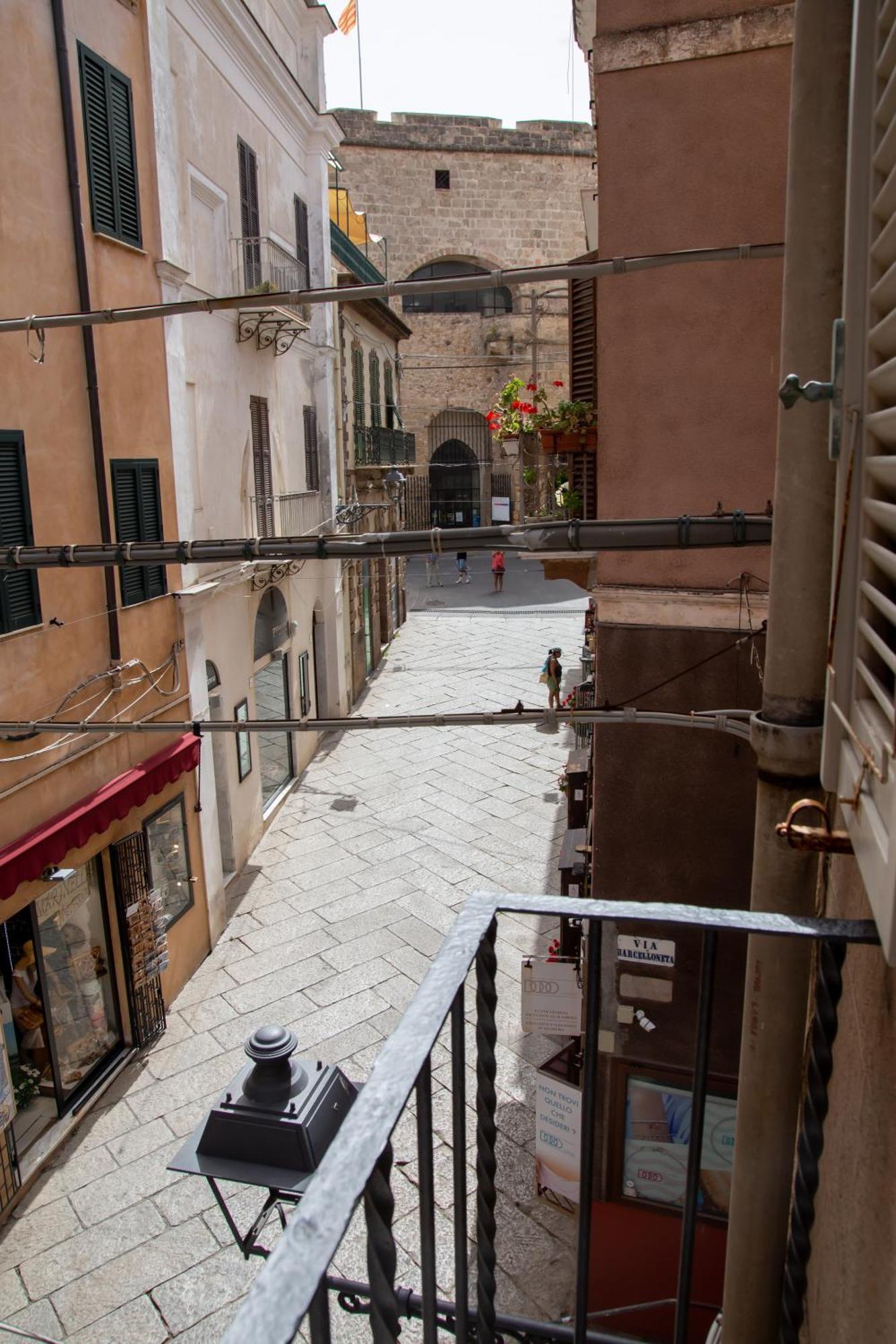 Honore De Balzac Alghero Esterno foto
